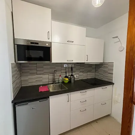 Sunny Tenerife Apartment *