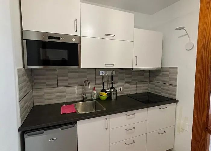 Sunny Tenerife Apartment *